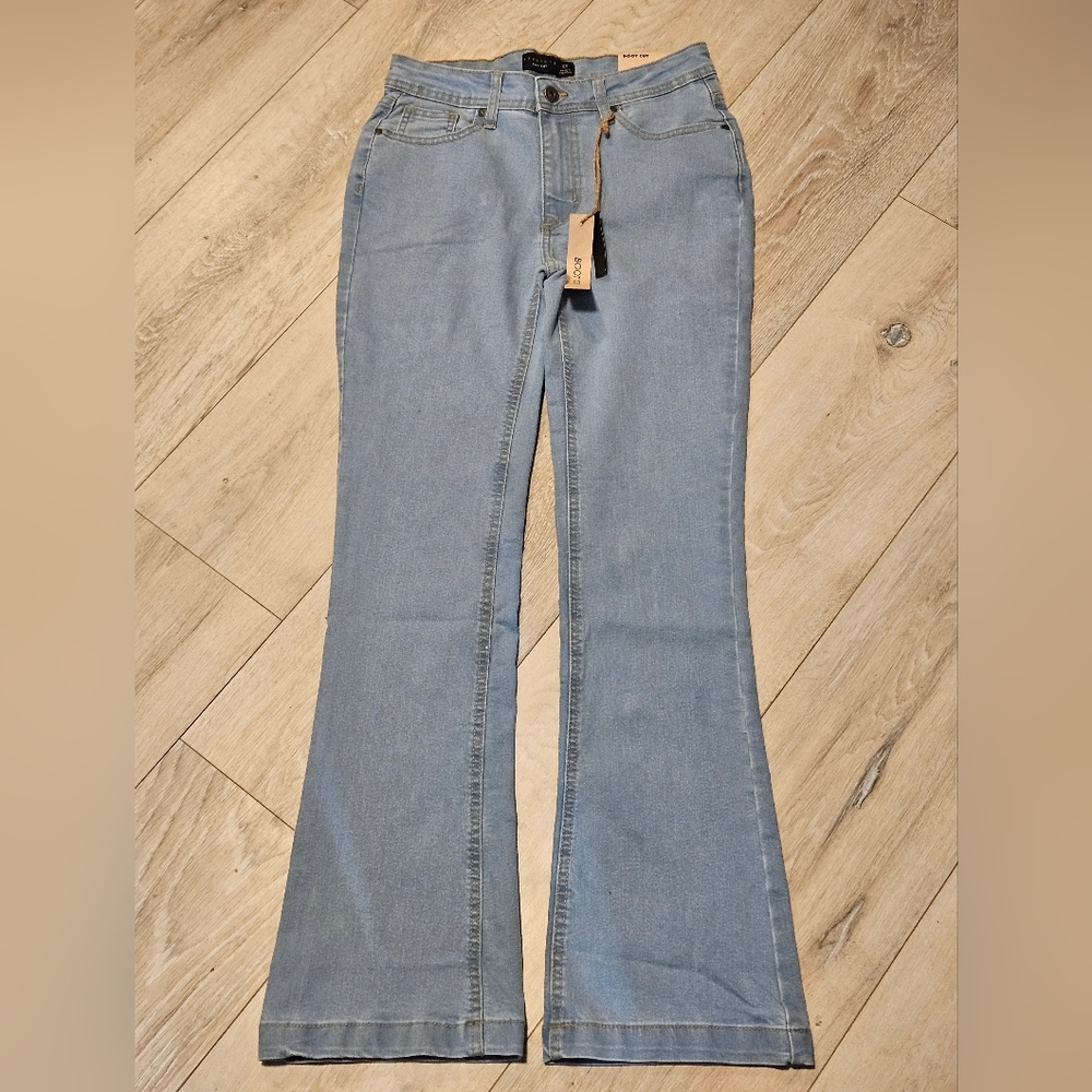 NWT Studio 12 Bootcut Jeans Light Wash Blue Juniors 05